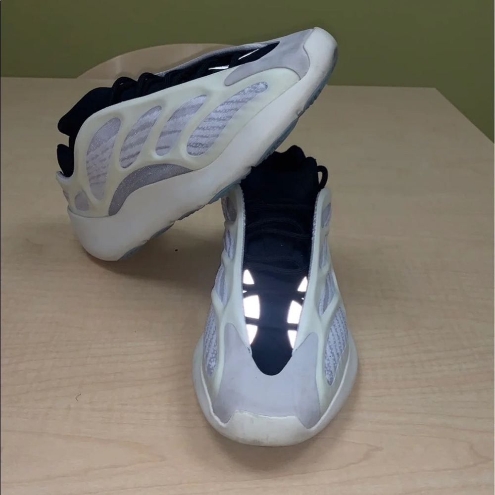 Yeezy 700